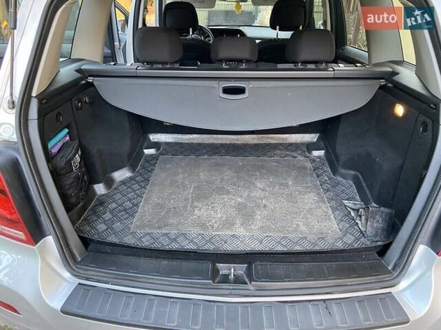 Серый Мерседес ГЛК-Класс, объемом двигателя 2.14 л и пробегом 235 тыс. км за 19000 $, фото 12 на Automoto.ua