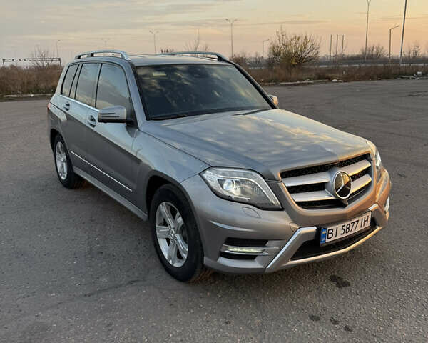 Серый Мерседес ГЛК-Класс, объемом двигателя 3 л и пробегом 293 тыс. км за 23200 $, фото 2 на Automoto.ua