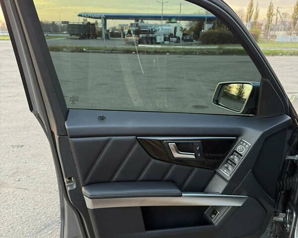 Серый Мерседес ГЛК-Класс, объемом двигателя 3 л и пробегом 293 тыс. км за 23200 $, фото 29 на Automoto.ua