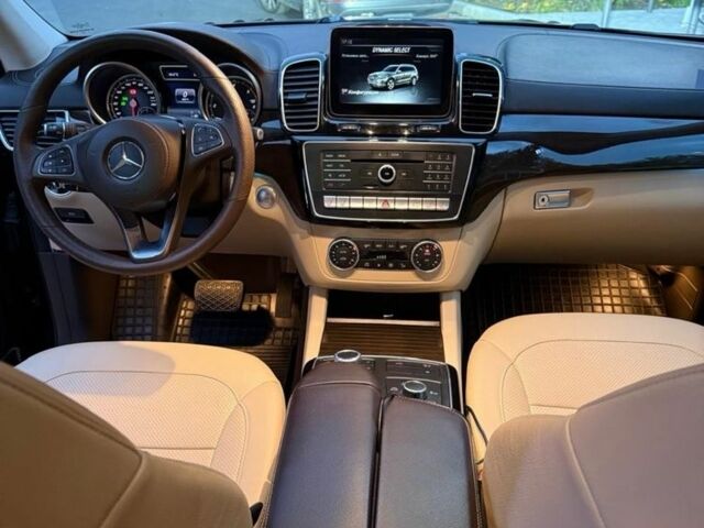 Черный Мерседес ГЛС 350, объемом двигателя 3 л и пробегом 209 тыс. км за 35800 $, фото 2 на Automoto.ua