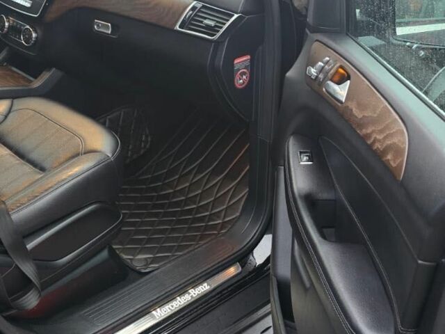 Чорний Мерседес ГЛС 350, об'ємом двигуна 3 л та пробігом 260 тис. км за 32000 $, фото 9 на Automoto.ua