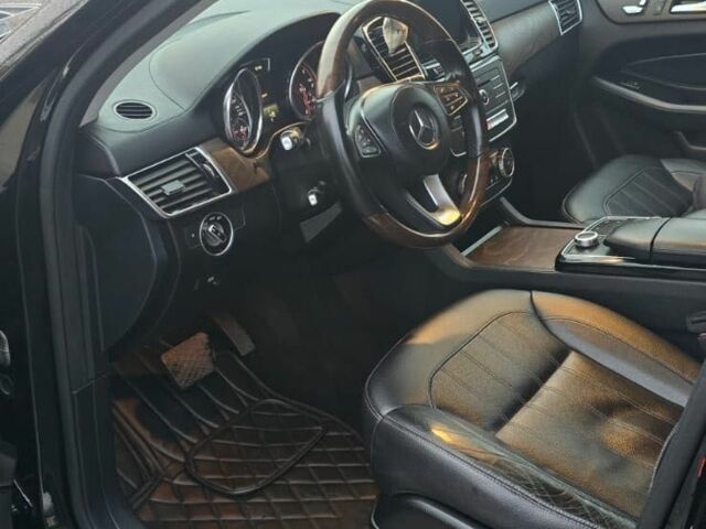 Чорний Мерседес ГЛС 350, об'ємом двигуна 3 л та пробігом 260 тис. км за 32000 $, фото 5 на Automoto.ua