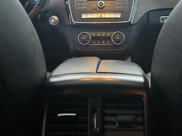 Чорний Мерседес ГЛС 350, об'ємом двигуна 3 л та пробігом 260 тис. км за 32000 $, фото 4 на Automoto.ua