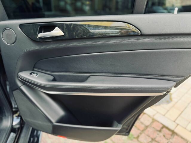 Чорний Мерседес ГЛС 500, об'ємом двигуна 4.7 л та пробігом 264 тис. км за 42000 $, фото 15 на Automoto.ua