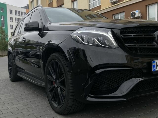 Чорний Мерседес ГЛС 63, об'ємом двигуна 5.5 л та пробігом 107 тис. км за 39000 $, фото 5 на Automoto.ua