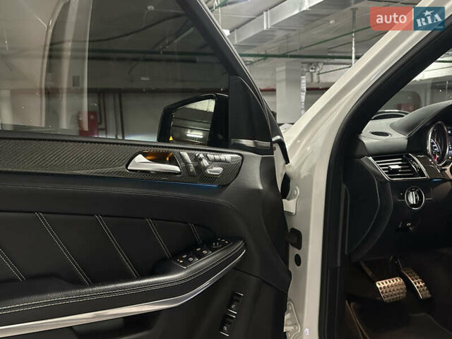 Мерседес ГЛС-Класс 2016 у Києві на Automoto.ua Білий Мерседес ГЛС-Класс, об'ємом двигуна 5.46 л та пробігом 165 тис. км за 43000 $, фото 15 на Automoto.ua