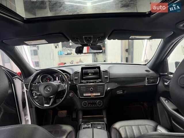 Белый Мерседес ГЛС-Класс, объемом двигателя 3 л и пробегом 150 тыс. км за 27100 $, фото 15 на Automoto.ua