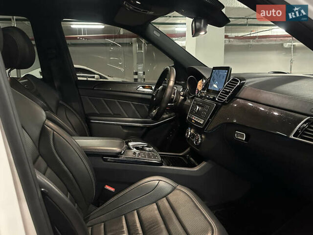 Мерседес ГЛС-Класс 2016 у Києві на Automoto.ua Білий Мерседес ГЛС-Класс, об'ємом двигуна 5.46 л та пробігом 165 тис. км за 43000 $, фото 19 на Automoto.ua