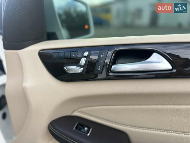 Белый Мерседес ГЛС-Класс, объемом двигателя 3 л и пробегом 165 тыс. км за 32000 $, фото 14 на Automoto.ua