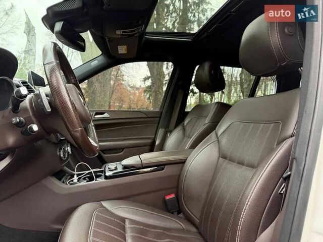 Белый Мерседес ГЛС-Класс, объемом двигателя 3 л и пробегом 80 тыс. км за 35990 $, фото 19 на Automoto.ua