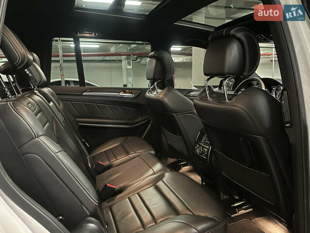 Мерседес ГЛС-Класс 2016 у Києві на Automoto.ua Білий Мерседес ГЛС-Класс, об'ємом двигуна 5.46 л та пробігом 165 тис. км за 43000 $, фото 14 на Automoto.ua