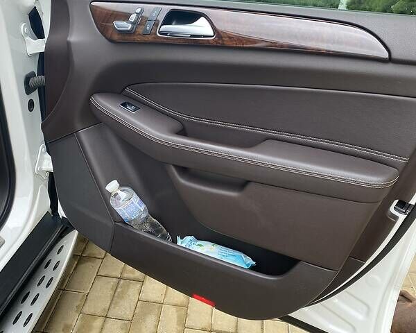 Белый Мерседес ГЛС-Класс, объемом двигателя 3 л и пробегом 200 тыс. км за 45000 $, фото 14 на Automoto.ua