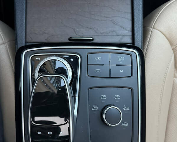 Білий Мерседес ГЛС-Класс, об'ємом двигуна 3 л та пробігом 134 тис. км за 29700 $, фото 84 на Automoto.ua