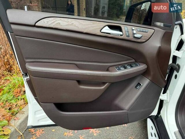 Белый Мерседес ГЛС-Класс, объемом двигателя 3 л и пробегом 80 тыс. км за 35990 $, фото 11 на Automoto.ua
