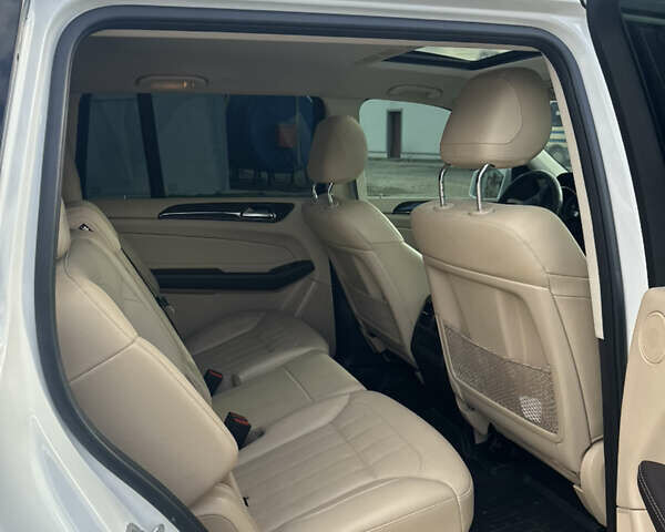 Белый Мерседес ГЛС-Класс, объемом двигателя 3 л и пробегом 165 тыс. км за 32000 $, фото 17 на Automoto.ua