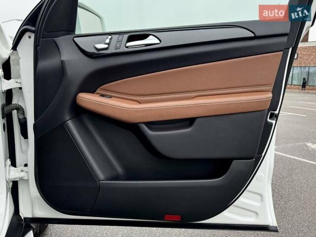 Белый Мерседес ГЛС-Класс, объемом двигателя 2.99 л и пробегом 196 тыс. км за 38800 $, фото 27 на Automoto.ua