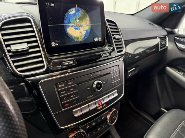 Белый Мерседес ГЛС-Класс, объемом двигателя 3 л и пробегом 150 тыс. км за 20000 $, фото 15 на Automoto.ua