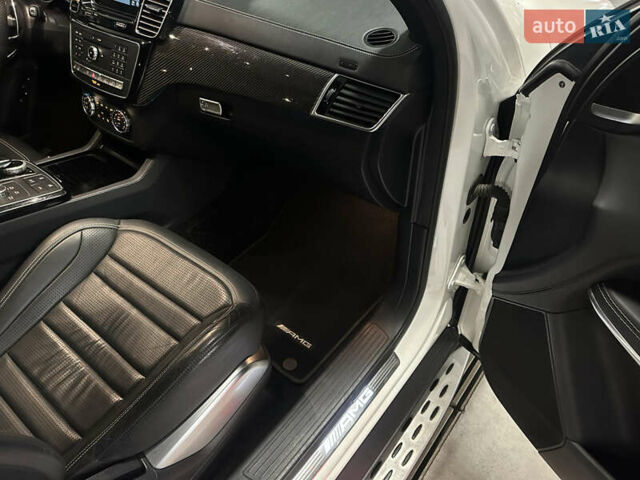 Мерседес ГЛС-Класс 2016 у Києві на Automoto.ua Білий Мерседес ГЛС-Класс, об'ємом двигуна 5.46 л та пробігом 165 тис. км за 43000 $, фото 20 на Automoto.ua