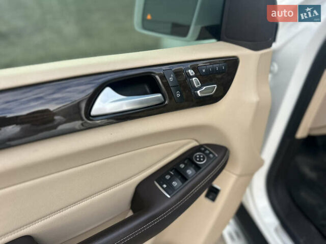 Белый Мерседес ГЛС-Класс, объемом двигателя 3 л и пробегом 165 тыс. км за 32000 $, фото 19 на Automoto.ua