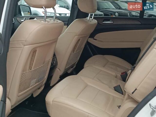 Белый Мерседес ГЛС-Класс, объемом двигателя 3 л и пробегом 149 тыс. км за 47700 $, фото 38 на Automoto.ua