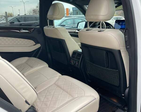 Белый Мерседес ГЛС-Класс, объемом двигателя 2.99 л и пробегом 289 тыс. км за 48000 $, фото 58 на Automoto.ua