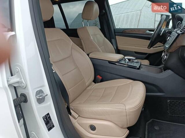 Белый Мерседес ГЛС-Класс, объемом двигателя 3 л и пробегом 149 тыс. км за 47700 $, фото 46 на Automoto.ua