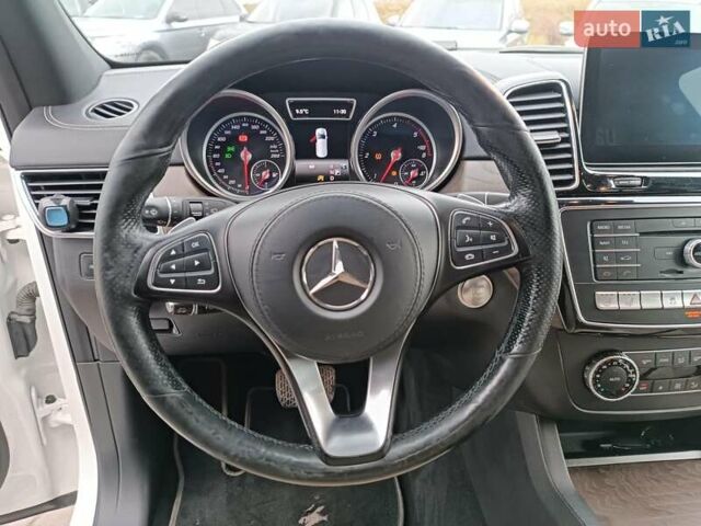 Белый Мерседес ГЛС-Класс, объемом двигателя 3 л и пробегом 149 тыс. км за 47700 $, фото 29 на Automoto.ua