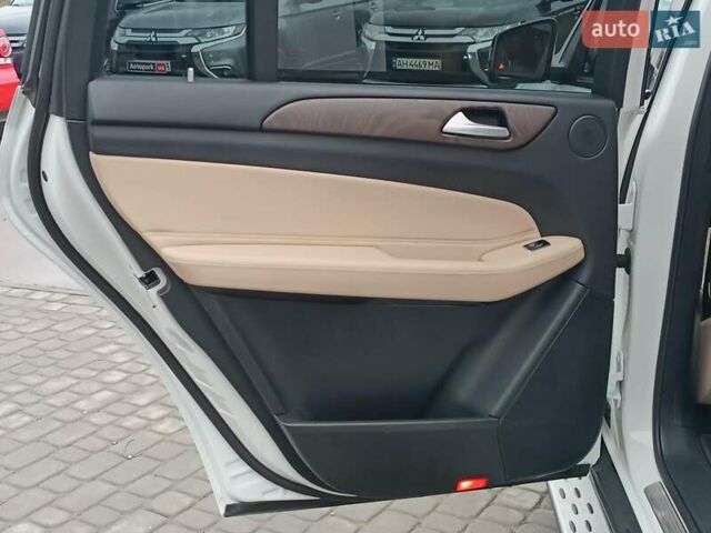 Белый Мерседес ГЛС-Класс, объемом двигателя 3 л и пробегом 149 тыс. км за 47700 $, фото 34 на Automoto.ua