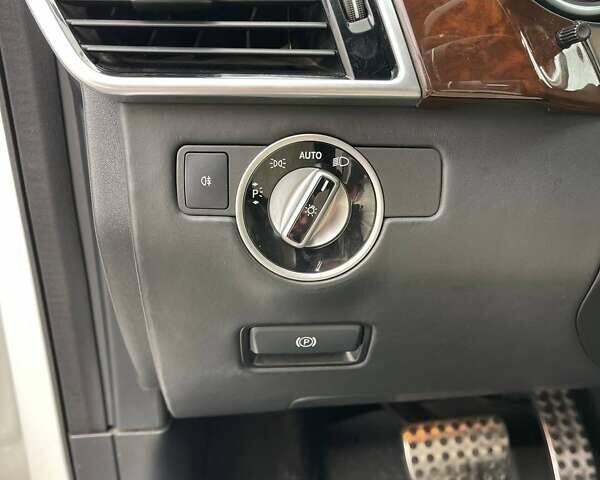 Белый Мерседес ГЛС-Класс, объемом двигателя 2.99 л и пробегом 289 тыс. км за 48000 $, фото 31 на Automoto.ua