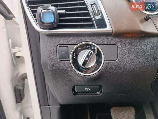 Белый Мерседес ГЛС-Класс, объемом двигателя 3 л и пробегом 149 тыс. км за 47700 $, фото 28 на Automoto.ua