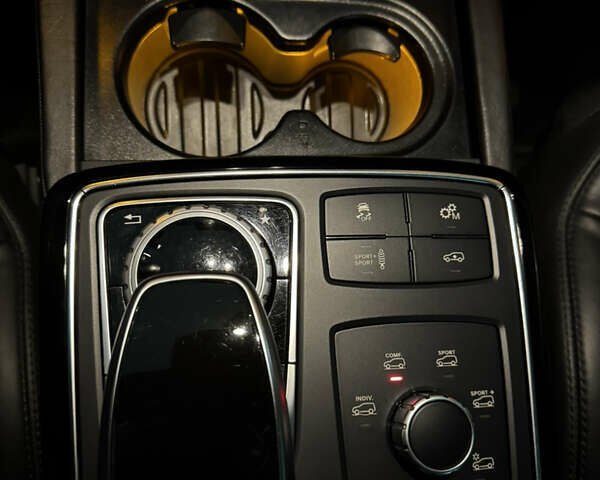 Білий Мерседес ГЛС-Класс, об'ємом двигуна 5.46 л та пробігом 127 тис. км за 62000 $, фото 6 на Automoto.ua