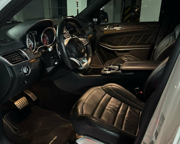 Білий Мерседес ГЛС-Класс, об'ємом двигуна 5.46 л та пробігом 127 тис. км за 62000 $, фото 4 на Automoto.ua