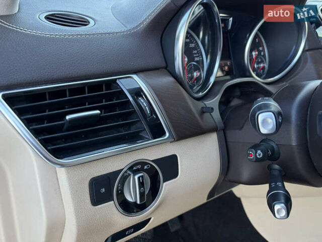 Білий Мерседес ГЛС-Класс, об'ємом двигуна 3 л та пробігом 225 тис. км за 40800 $, фото 37 на Automoto.ua