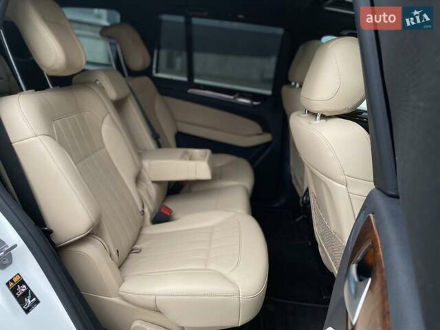 Белый Мерседес ГЛС-Класс, объемом двигателя 3 л и пробегом 125 тыс. км за 36700 $, фото 33 на Automoto.ua