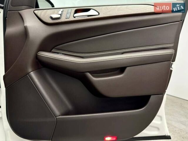 Белый Мерседес ГЛС-Класс, объемом двигателя 2.99 л и пробегом 100 тыс. км за 49999 $, фото 43 на Automoto.ua