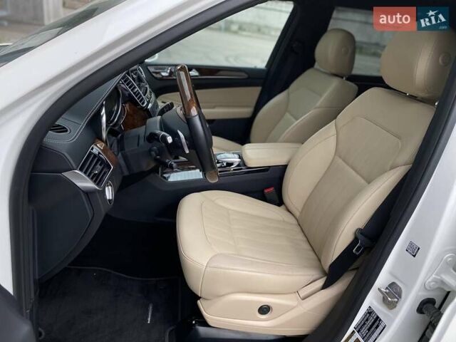 Белый Мерседес ГЛС-Класс, объемом двигателя 3 л и пробегом 125 тыс. км за 36700 $, фото 26 на Automoto.ua