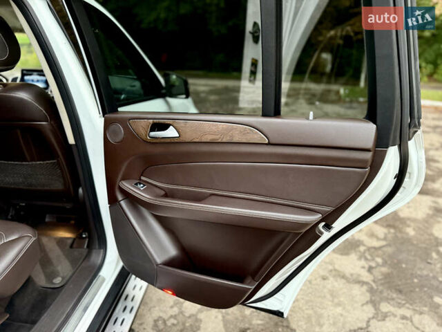 Белый Мерседес ГЛС-Класс, объемом двигателя 2.99 л и пробегом 147 тыс. км за 48700 $, фото 25 на Automoto.ua