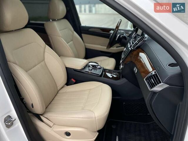 Белый Мерседес ГЛС-Класс, объемом двигателя 3 л и пробегом 125 тыс. км за 36700 $, фото 35 на Automoto.ua