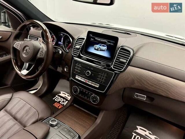 Белый Мерседес ГЛС-Класс, объемом двигателя 2.99 л и пробегом 100 тыс. км за 49999 $, фото 45 на Automoto.ua