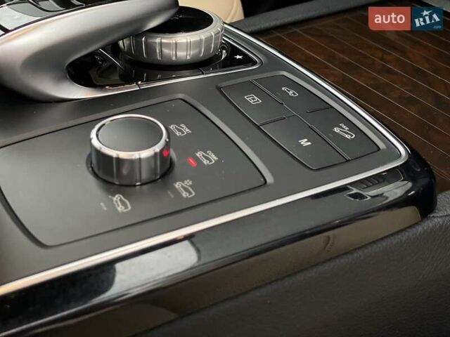 Белый Мерседес ГЛС-Класс, объемом двигателя 3 л и пробегом 125 тыс. км за 36700 $, фото 24 на Automoto.ua