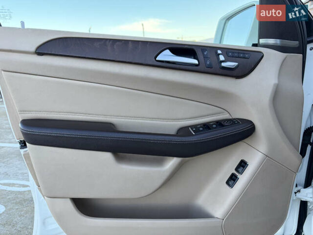 Білий Мерседес ГЛС-Класс, об'ємом двигуна 3 л та пробігом 225 тис. км за 40800 $, фото 39 на Automoto.ua