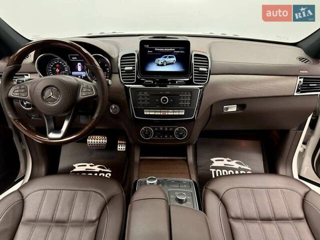 Белый Мерседес ГЛС-Класс, объемом двигателя 2.99 л и пробегом 100 тыс. км за 49999 $, фото 32 на Automoto.ua