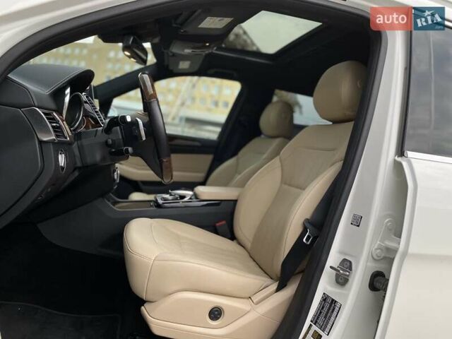 Белый Мерседес ГЛС-Класс, объемом двигателя 3 л и пробегом 125 тыс. км за 36700 $, фото 25 на Automoto.ua