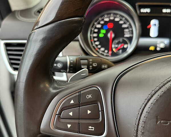 Белый Мерседес ГЛС-Класс, объемом двигателя 2.99 л и пробегом 147 тыс. км за 48700 $, фото 46 на Automoto.ua