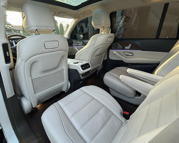 Белый Мерседес ГЛС-Класс, объемом двигателя 3 л и пробегом 112 тыс. км за 81000 $, фото 17 на Automoto.ua