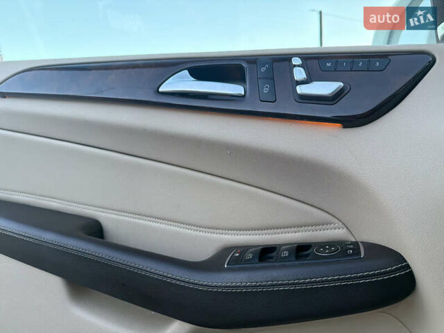 Белый Мерседес ГЛС-Класс, объемом двигателя 3 л и пробегом 79 тыс. км за 42000 $, фото 35 на Automoto.ua