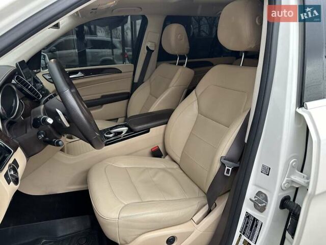 Белый Мерседес ГЛС-Класс, объемом двигателя 3 л и пробегом 80 тыс. км за 39900 $, фото 20 на Automoto.ua