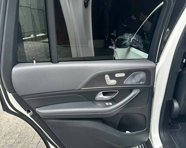 Белый Мерседес ГЛС-Класс, объемом двигателя 3.98 л и пробегом 108 тыс. км за 89000 $, фото 12 на Automoto.ua