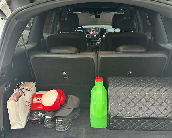 Белый Мерседес ГЛС-Класс, объемом двигателя 3.98 л и пробегом 108 тыс. км за 89000 $, фото 15 на Automoto.ua