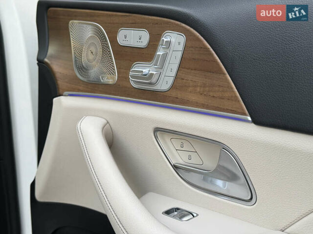 Мерседес ГЛС-Класс 2021 у Києві на Automoto.ua Білий Мерседес ГЛС-Класс, об'ємом двигуна 3 л та пробігом 136 тис. км за 64000 $, фото 42 на Automoto.ua